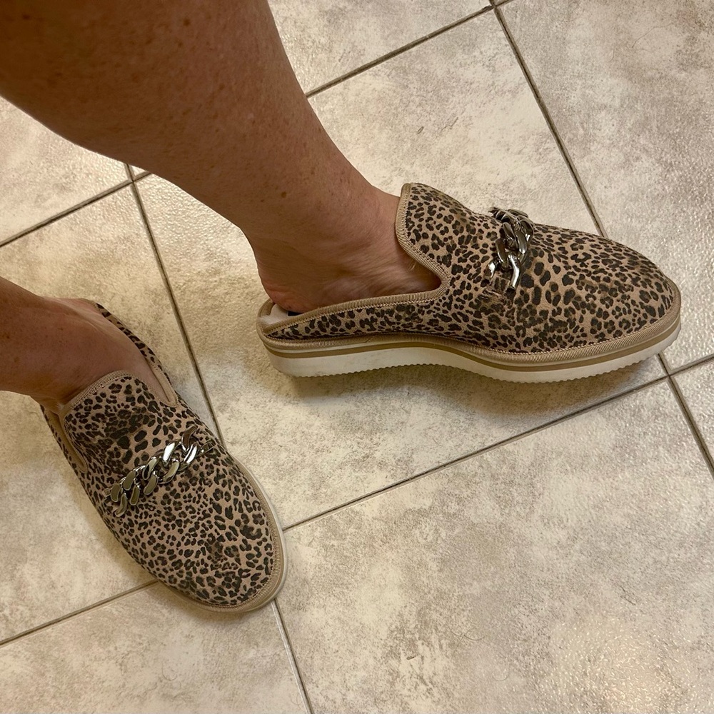 Dolce Vita Tan Leopard Print Slippers with Chain Detail